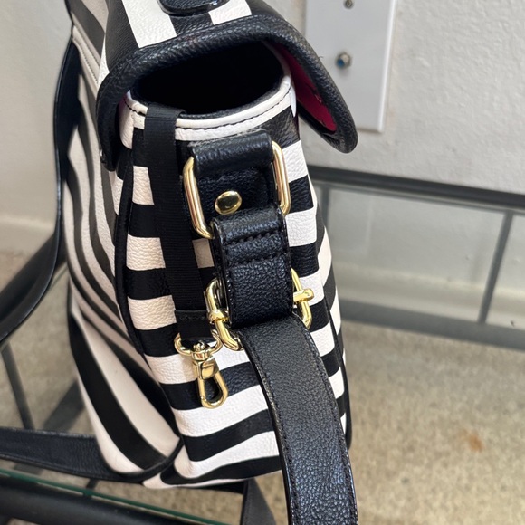 Betsey Johnson Black and White Striped Crossbody Bag - Picture 4 of 9